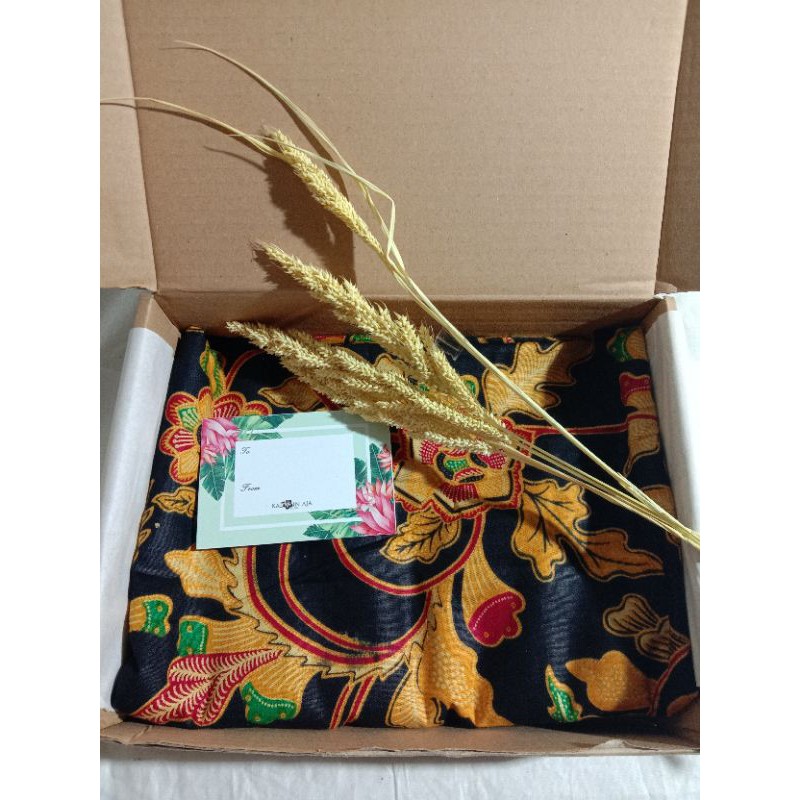 

Batik Couple 2 M Gifh Box Kado Pernikahan | Kado Nikahan | Kado Pernikahan | Hampers Kenagan