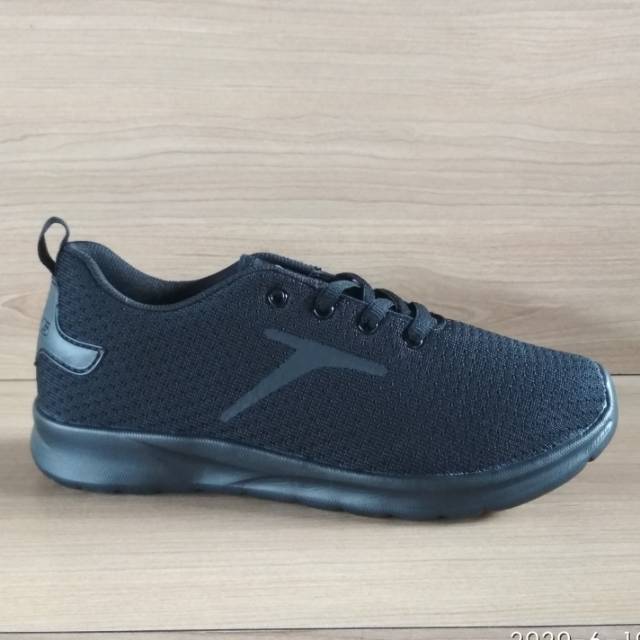 Sepatu Sport Pria Tomkins ANIARA BETA All Black