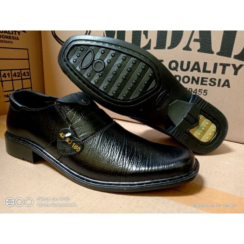 SEPATU KULIT ASLI SEPATU MEDALI PANTOFEL PRIA SEPATU KULIT PRIA SEPATU KERJA DINAS KANTOR SEPATU PRIA KULIT