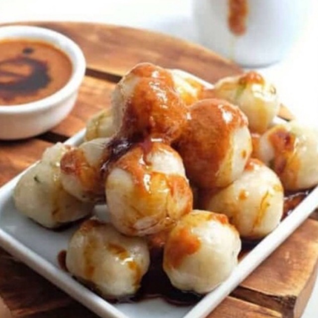 

Cilok bumbu kacang