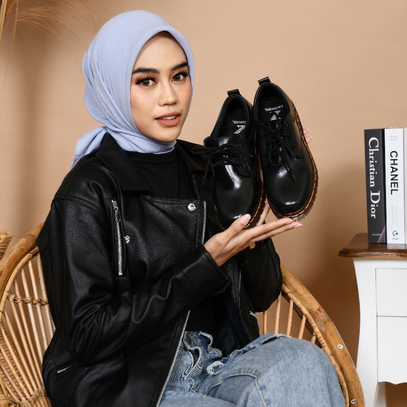 sepatu wanita model dockmart loafers wanita