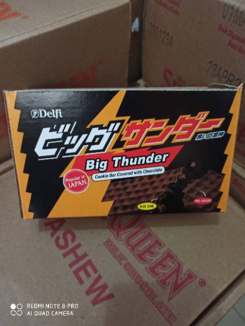 DELFI BIG THunder Yuraku Cookie Bar Chocolate @36 Gram