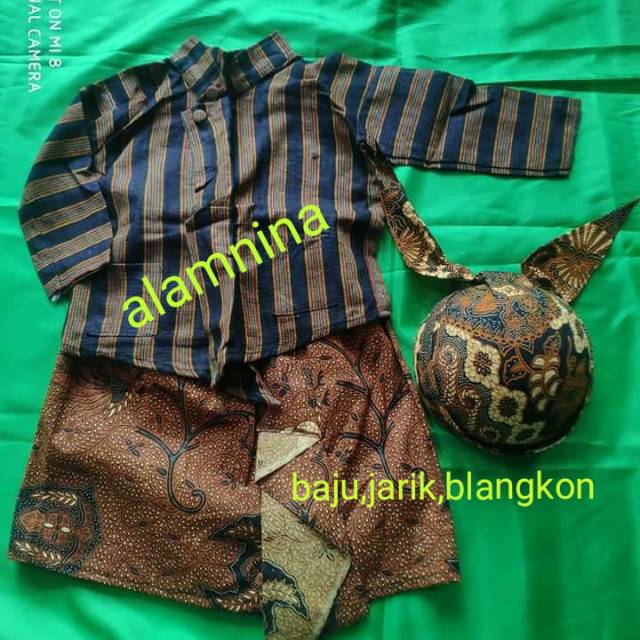 Baju sorjan surjan lurik beskap blangkon 7bln