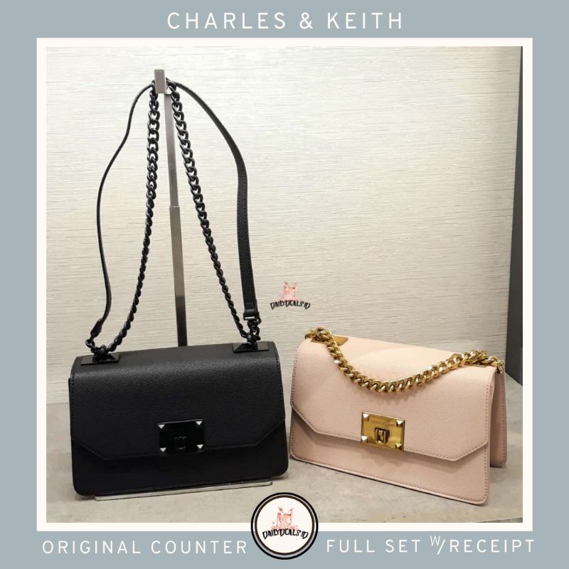 Jual CK2807813473 / CK2807816364 Metallic Push Lock Crossbody TAS