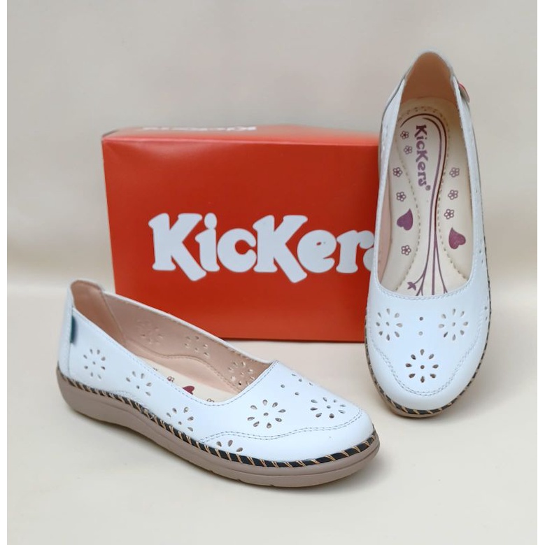 Sepatu kickers wanita slip on. mk50