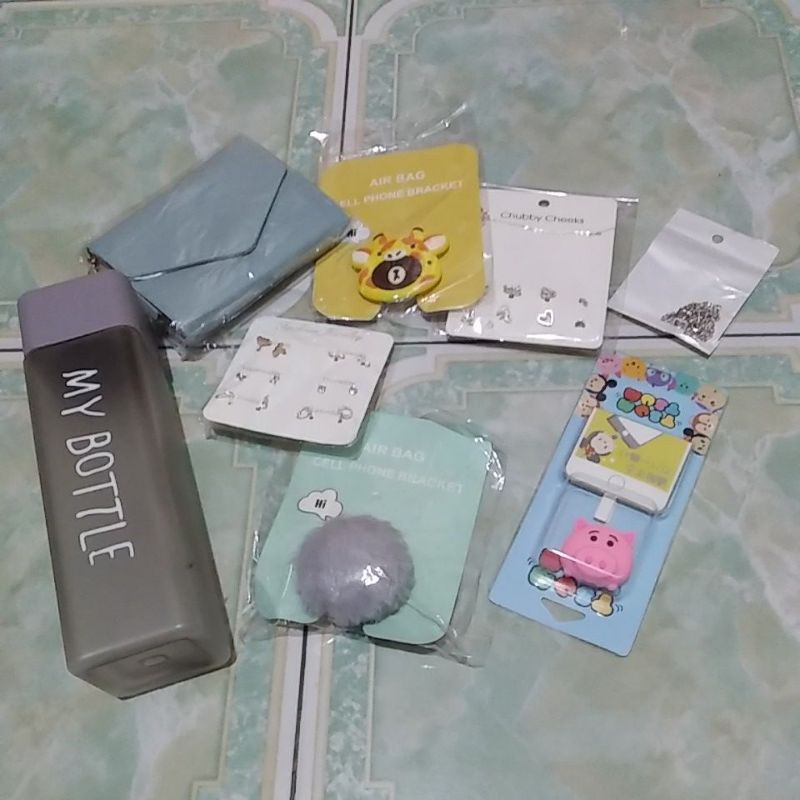 

Tambahan untuk hampers box atau pilih sendiri apa yang mau dimasukkan dalam box