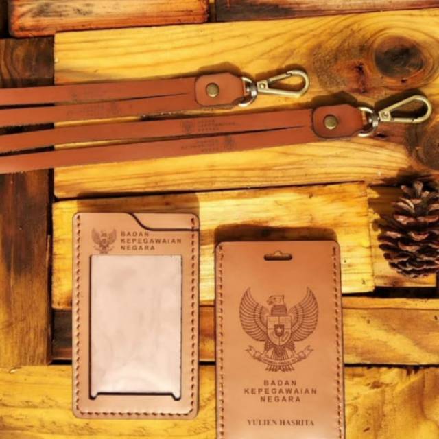 

Name tag costum nama logo & instansi - ID card holder kulit asli