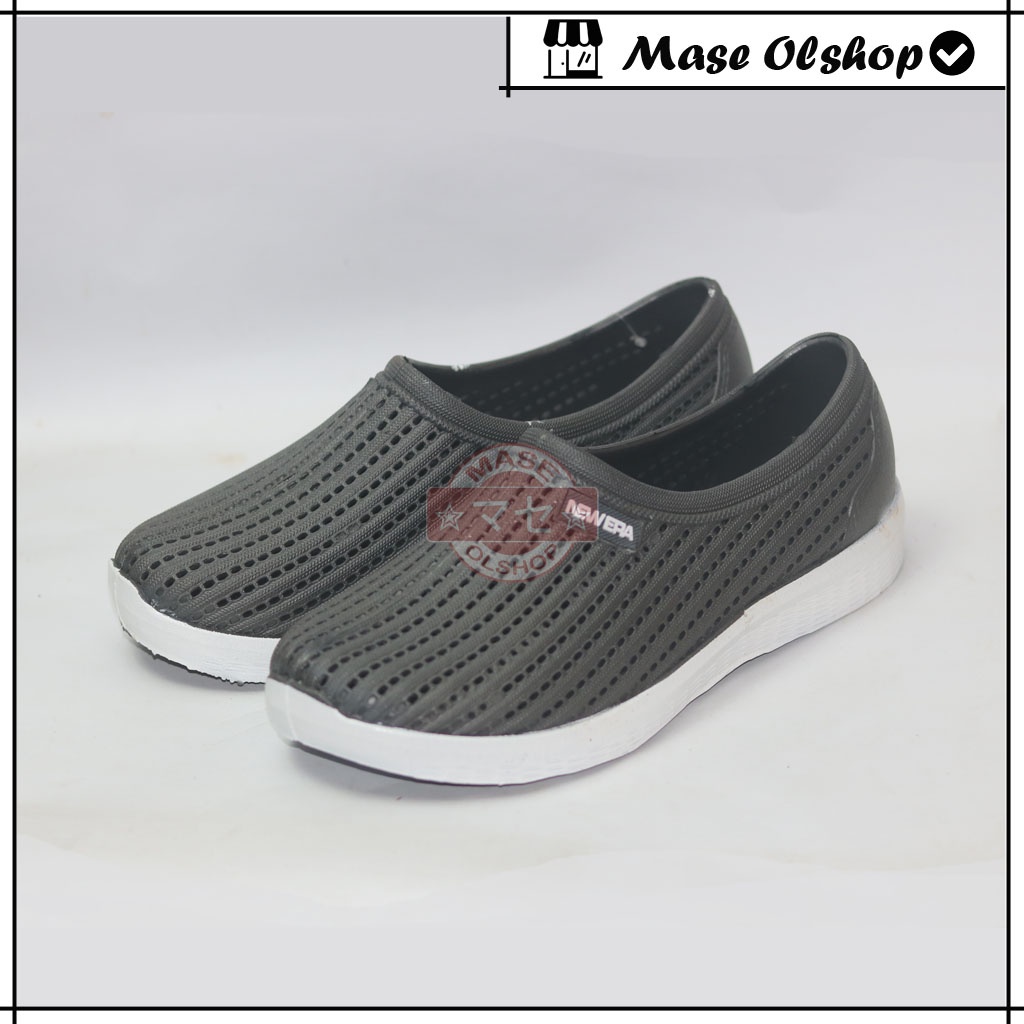 Sepatu Karet Pria New Era MB 6020 Slip On