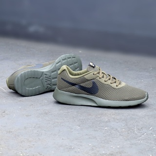 nike tanjun green army
