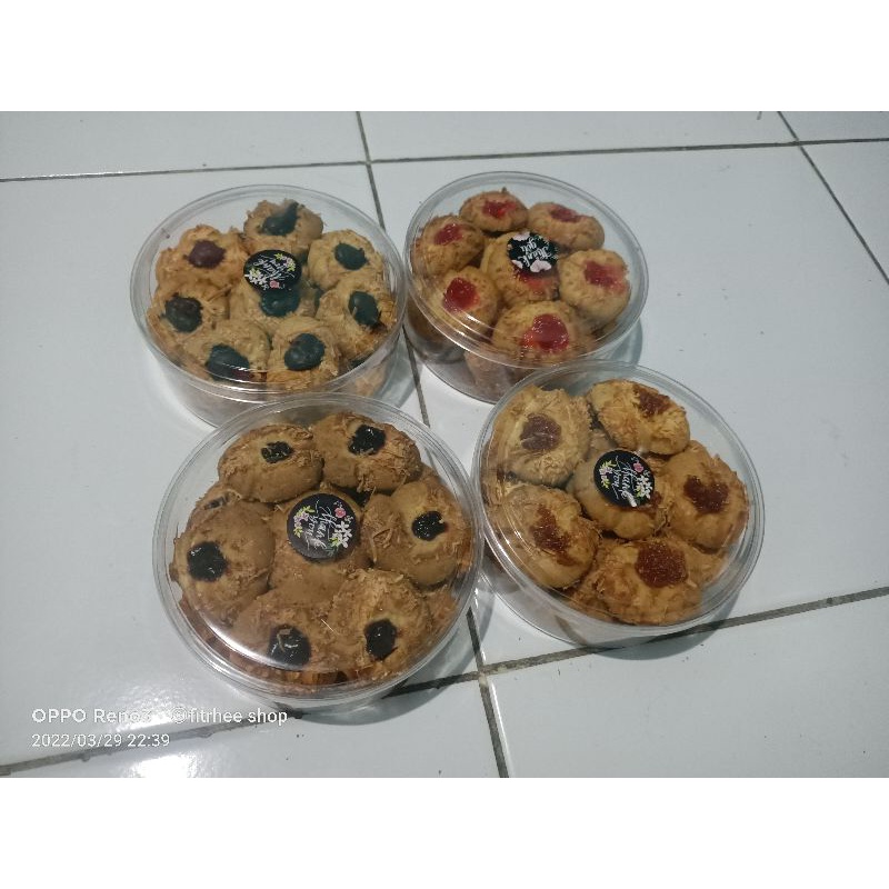 

kue thumprit ada 4 rasa