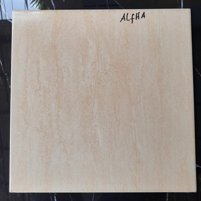KERAMIK 40X40 ALFHA BEIGE GLOSSY - MULIA TILE