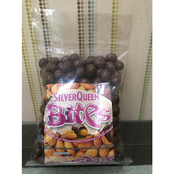 

COKLAT DELFI SILVERQUEEN BITES 1KG