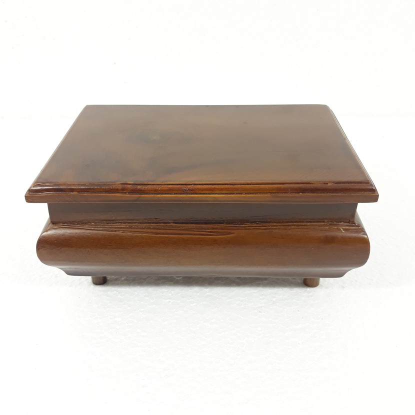 KOTAK PENYIMPANAN  PERHIASAN ATAU  PUSAKA POLOS DARI KAYU