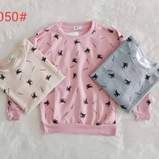 Sweater rajut/ atasan rajut / burberry/ LV