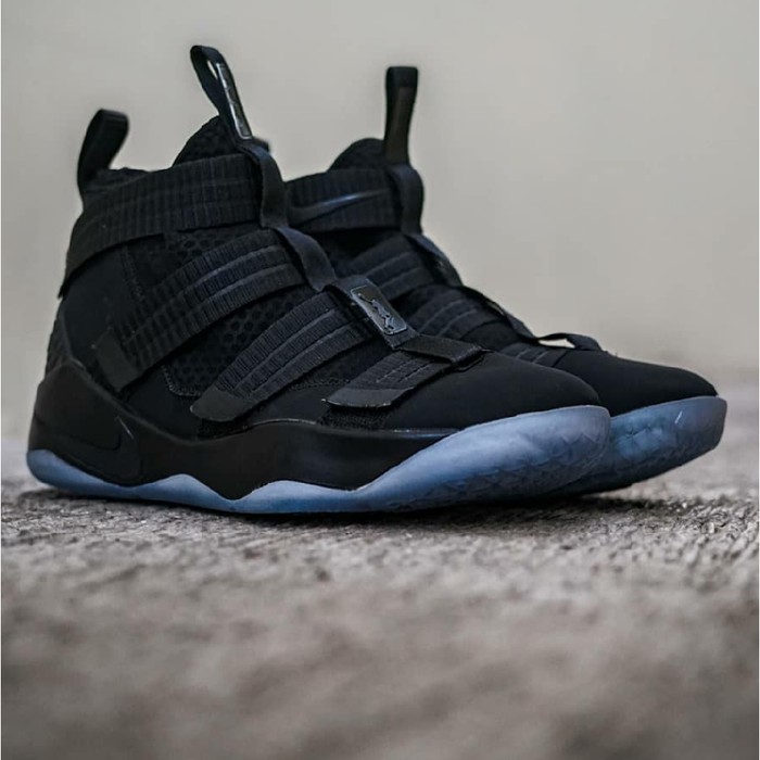 Nike Lebron Soldier XI