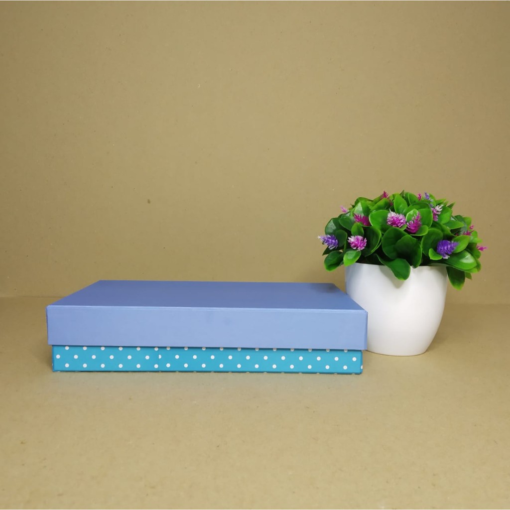 

HardBox / Kotak Kado Biru Totol P25cm X L15cm X T5cm