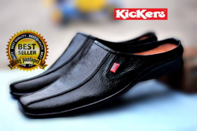 Sepatu sandal bustong merk Kickers Bams hitam formal , santai , harian , kualitas terjamin