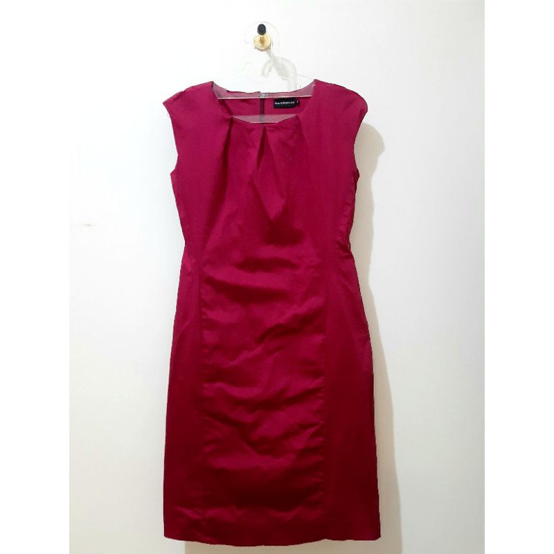 Preloved Dress merah The executive