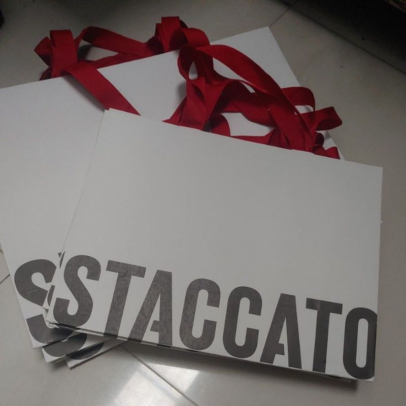 

paperbag staccato new, converse new, cotton on, new balance dll