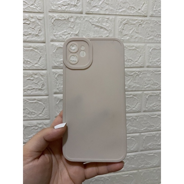 Preloved Soft Case Iphone 11,Polos Cream (ONLY 1)
