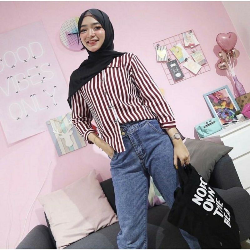 KEMEJA WANITA DEWASA MASA KINI MOTIF SALUR