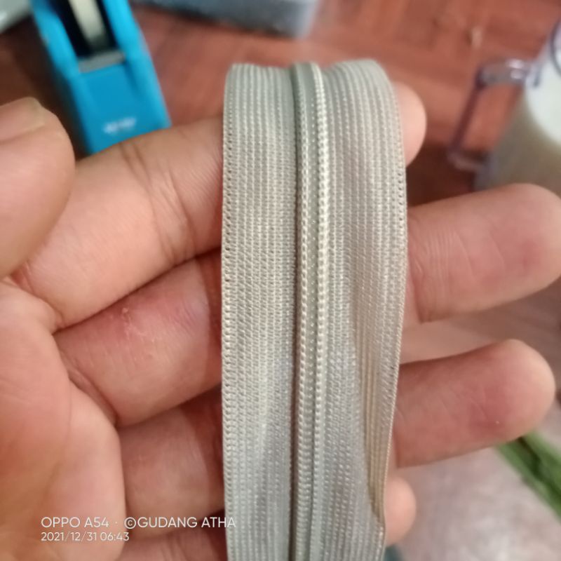 12pcs Sleting Resleting Jepang Invisible Zipper Gamis  25cm /10 inch Lusinan Grosir Murah Berkualitas-Abu Muda