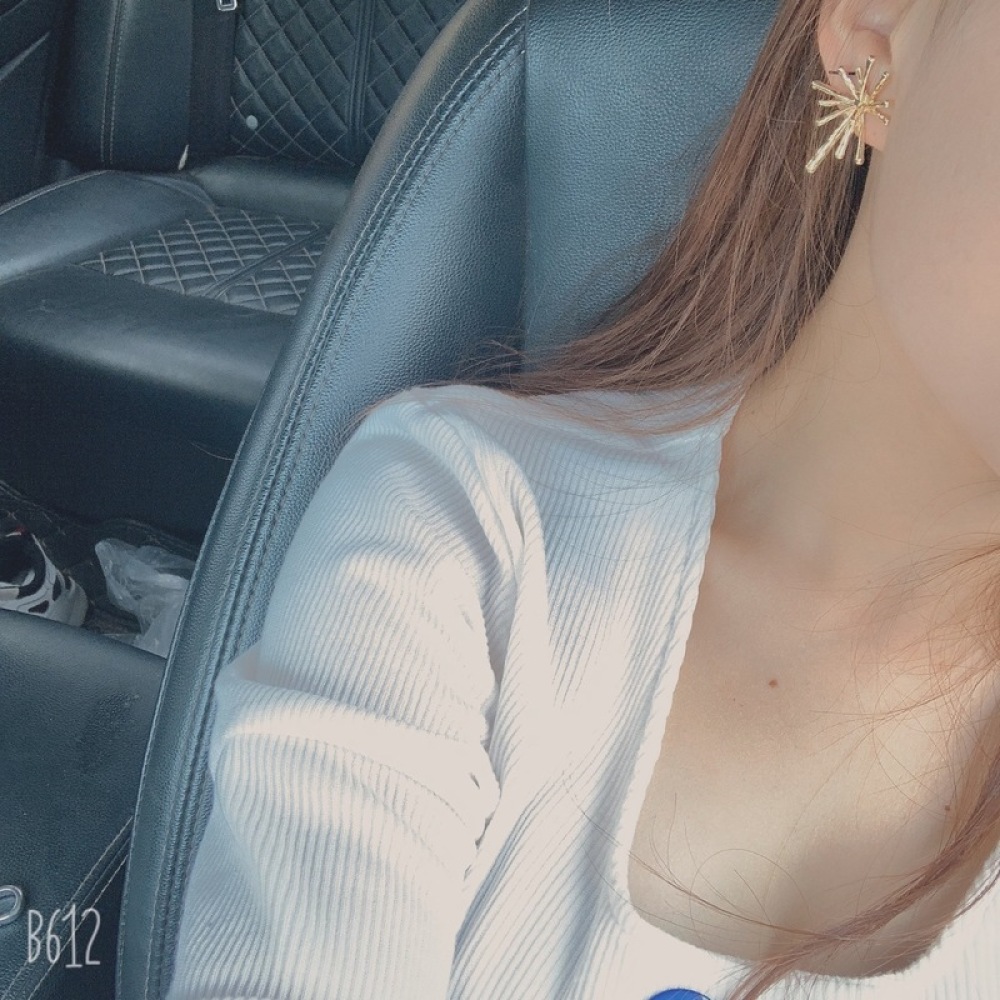 Anting Klip Tanpa Tindik Bahan Metal Warna Emas Untuk Wanita