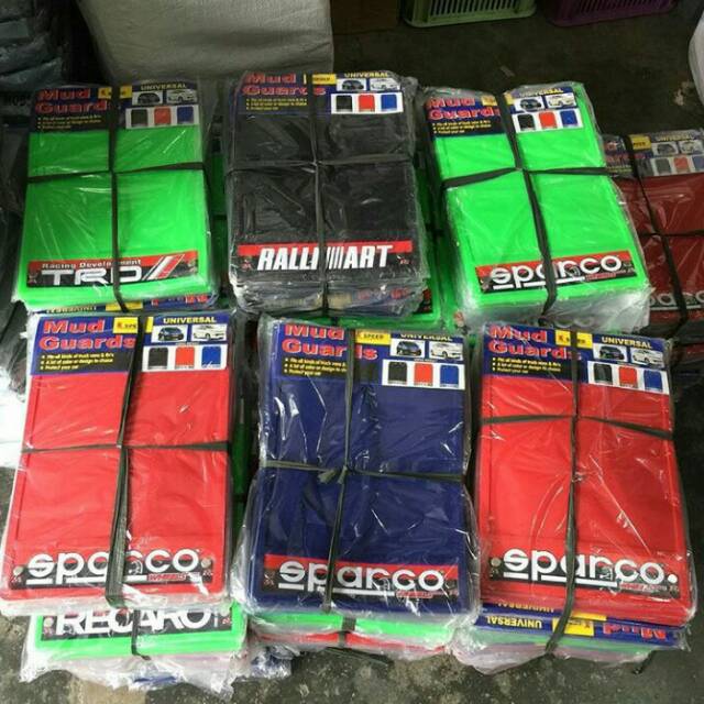 Kepet Alas Lumpur Mobil Universal Racing Lentur
