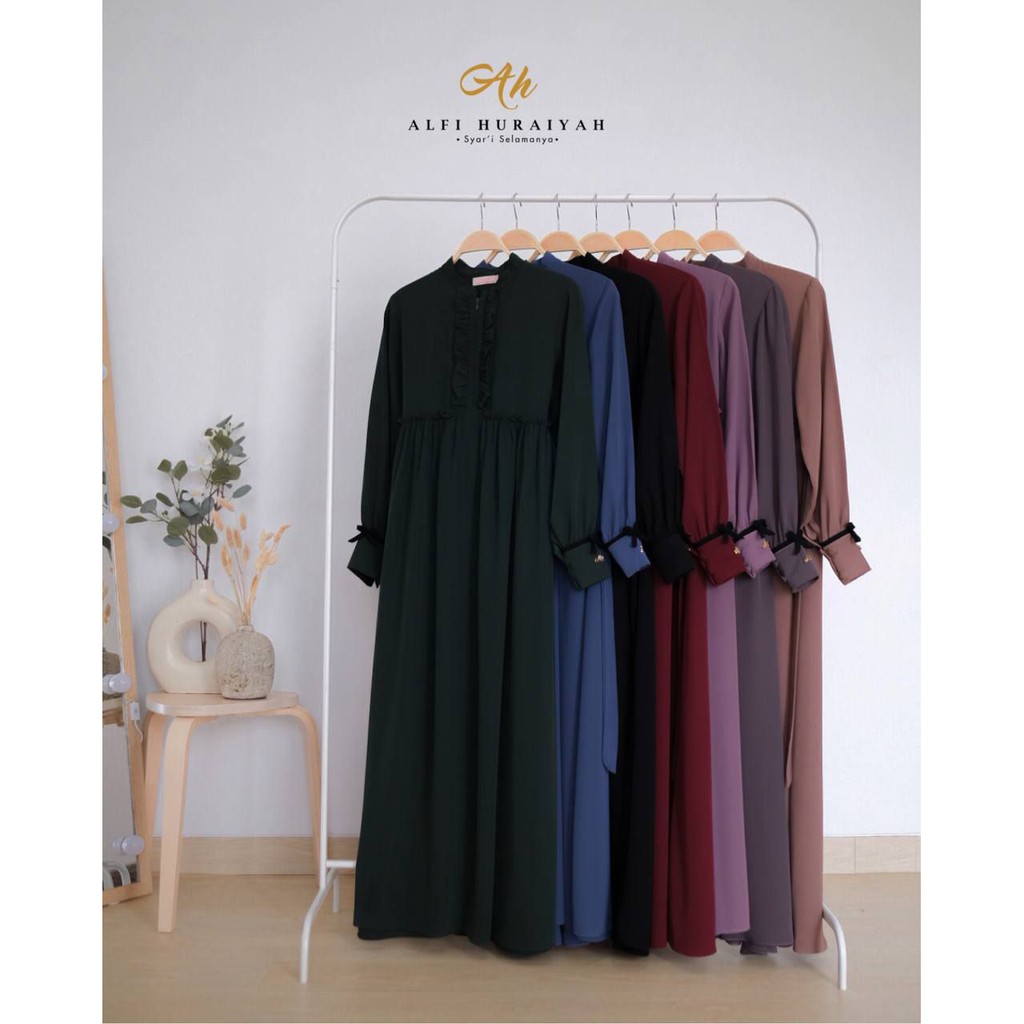 Alfi Huraiyah_Sakura Set Gamis French Khimar Jetblack Daily Syari