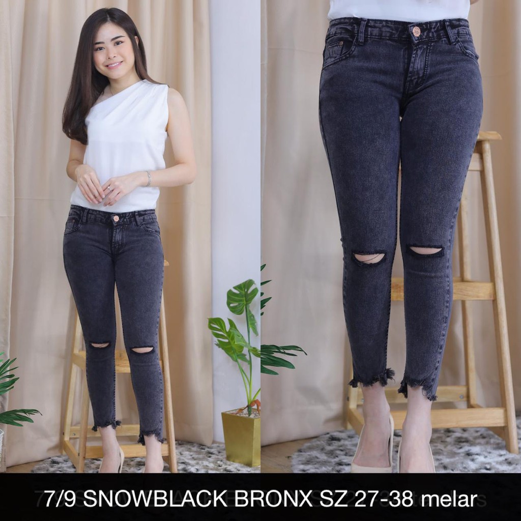 CELANA JEANS WANITA 7/9 SNOWBLACK BRONX