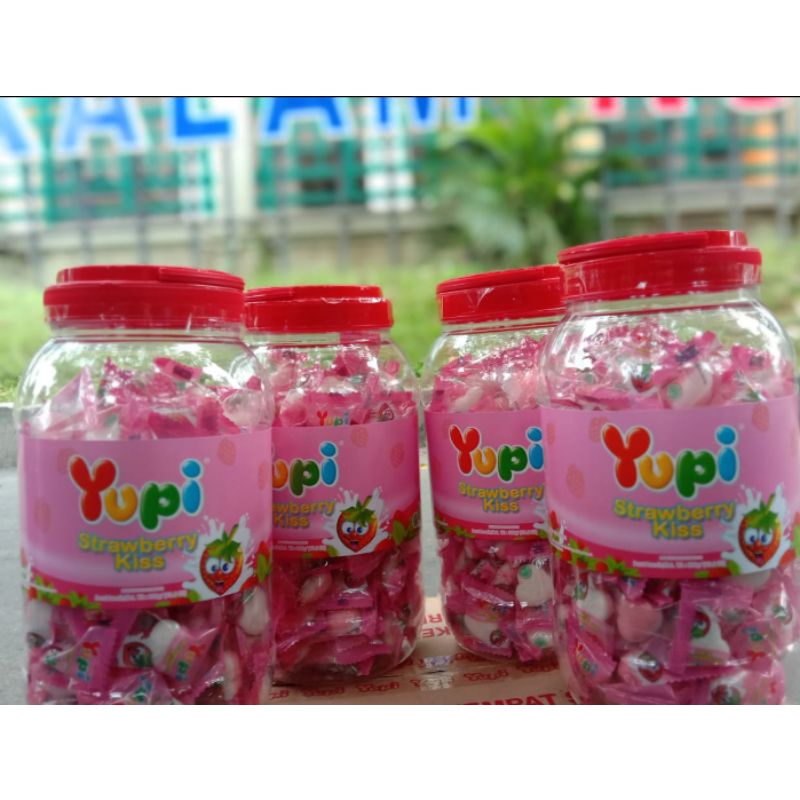 

YUPI TOPLES 300GRAM