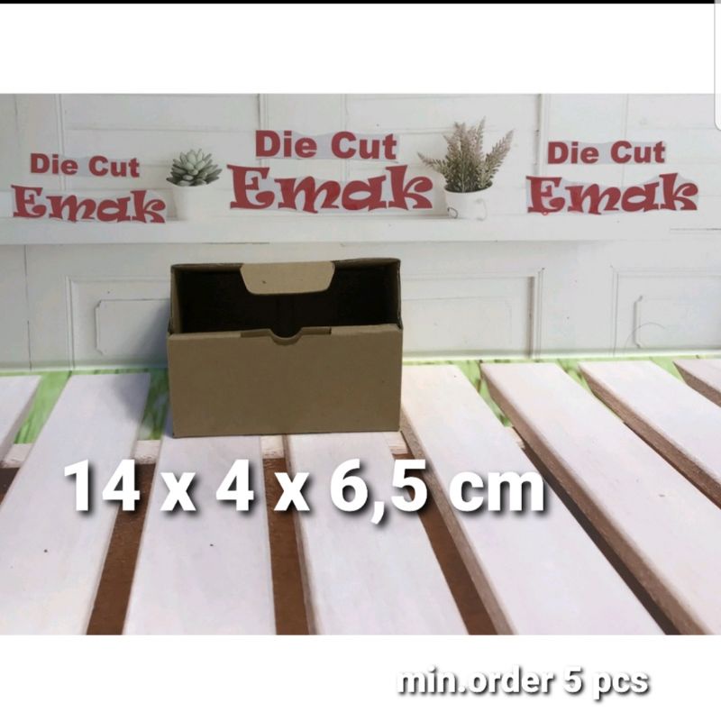

Kardus box Diecut uk. 14x4x6,5 cm Karton Kotak die cut
