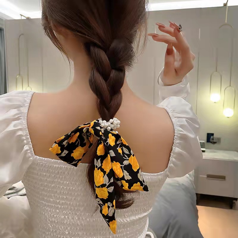 Ikat Rambut Mutiara Casual Motif Bunga / Scrunchie Rambut Wanita Kain Motif Bunga