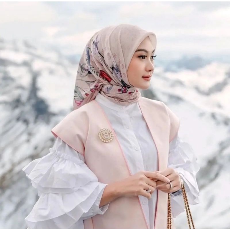 Ready Siap Kirim Nada Scarf Buttonscarves Fis As Is Minor Reject Kondisi 99% Bundling Granada White 