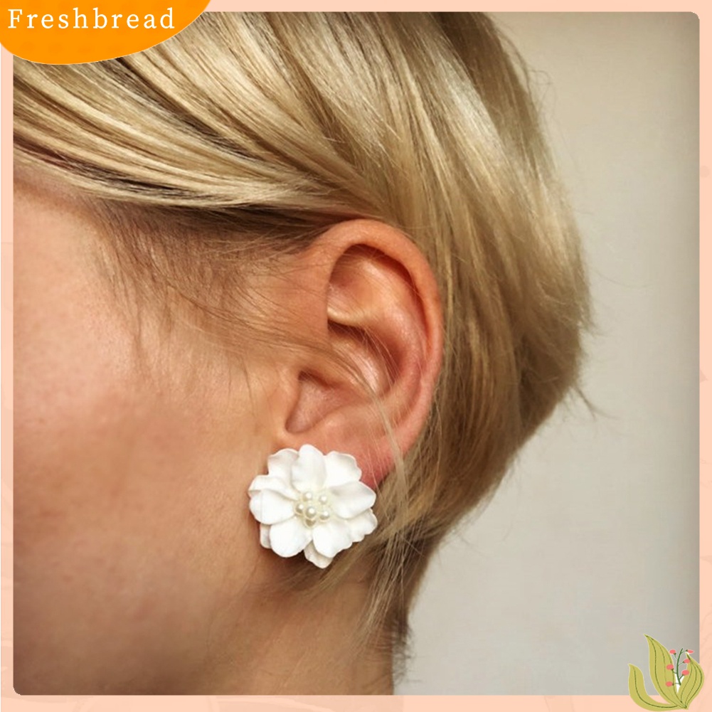 [Fresh] Anting Tusuk Mutiara Imitasi Bahan Resin Desain Bunga Elegan untuk Wanita / Pesta