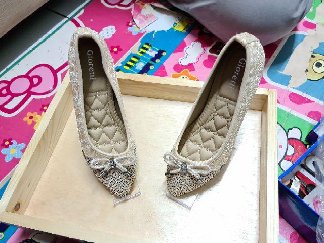 Akrilik Sepatu Bening Display Sepatu  Murah