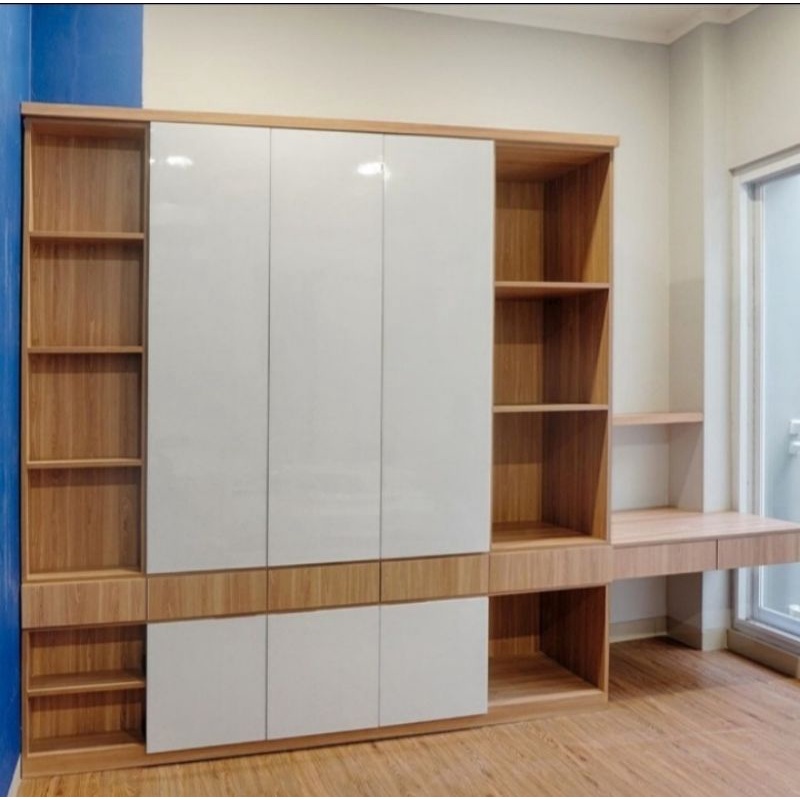 Lemari baju dan rak pajangan finishing HPL custom P220 x L50 x T200