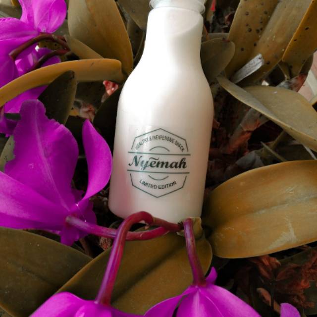 

Yogurth Nyemah 250ml Varian rasa "Hidup sehat, yogurth Nyemah solusinya