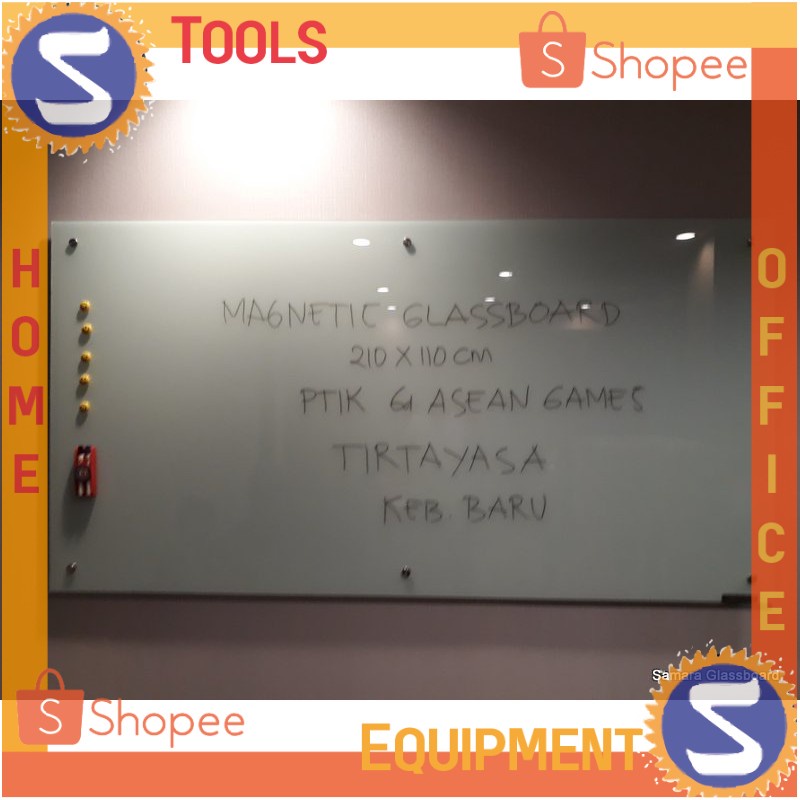 

MAGNETIC GLASSBOARD 110x210CM