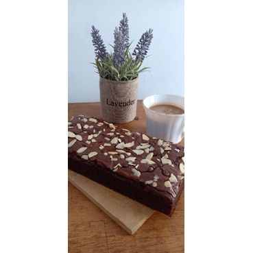 

Brownies Panggang (Choco Almond) by Bubung Brownies