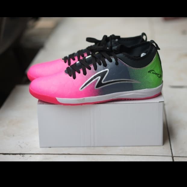 OLAHRAGA SEPAK BOLA & FUTSAL SEPATU FUTSAL SPECS SNEAKERS FUTSAL KWALITAS IMPORT