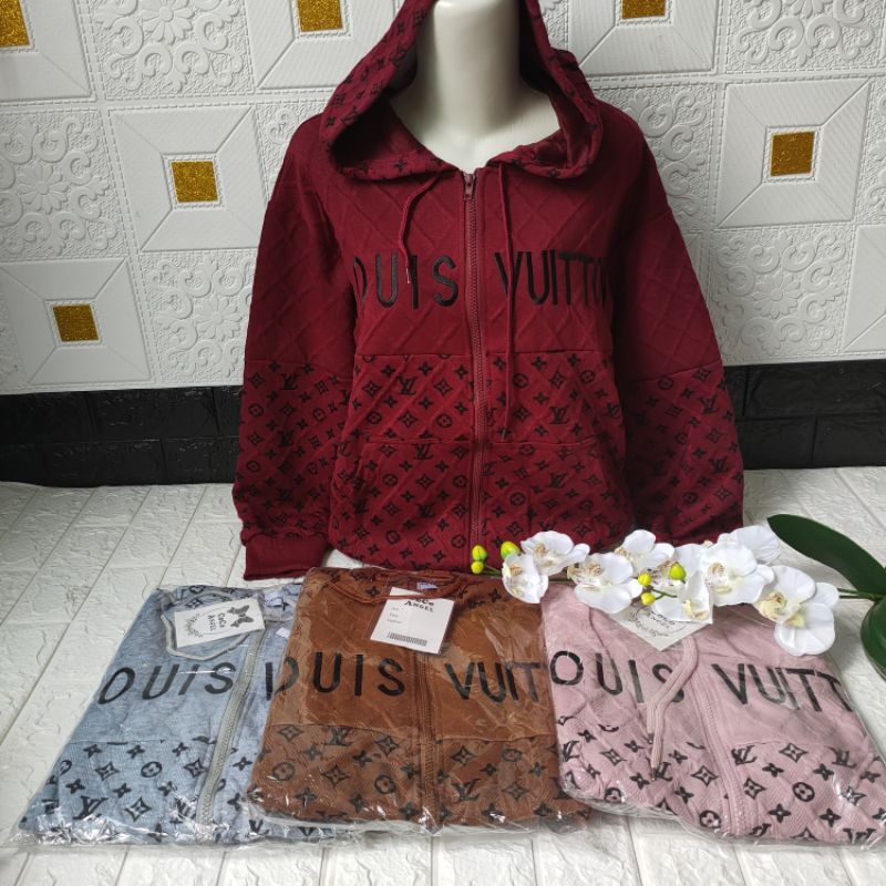 jaket rajut lv maron cahnel pin