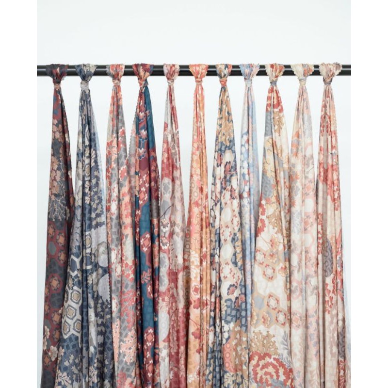 Marina Scarf Wearing Klamby