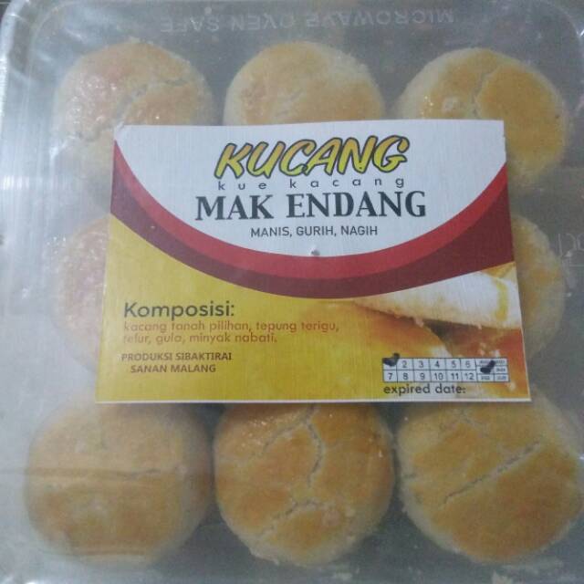 

Kucak kue kacang Mak Endang