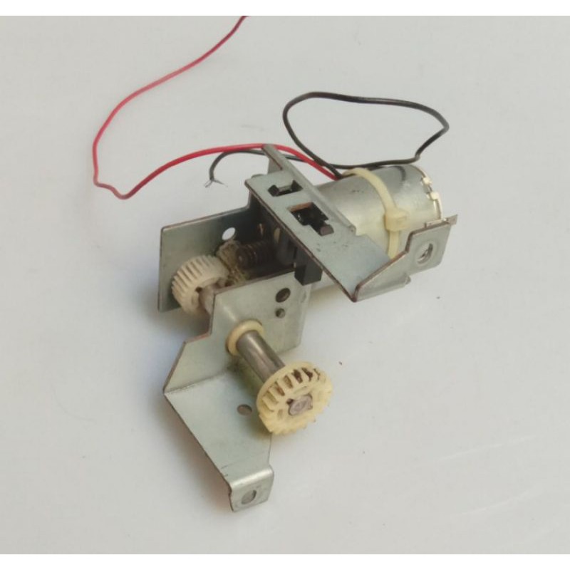 Dc Motor KR 12 SPUR WORM GEARBOX DC MOTOR 12.6V 0.6AMP