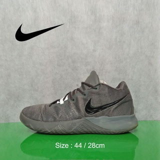 kyrie flytrap size 5