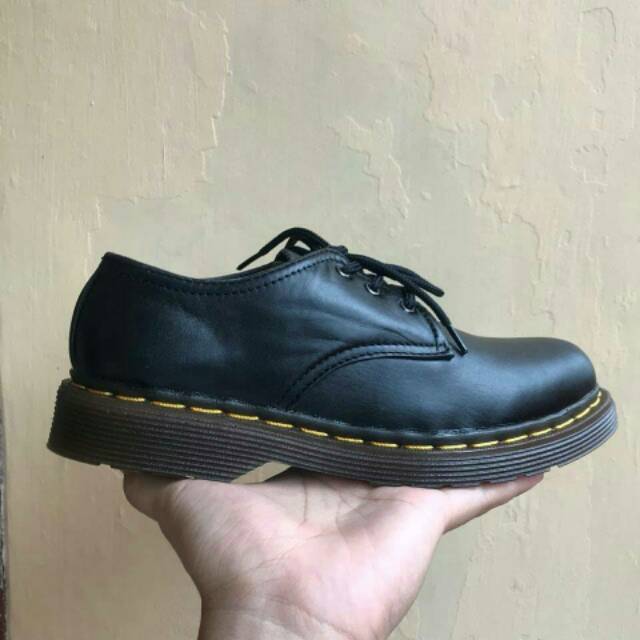 (COD) GRATIS ONGKIR ! SEPATU DOCKMART KULIT ASLI MADE IN ENGLAND