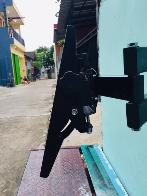 BRACKET TV 32&quot; 40&quot; 43&quot; swivel 4 arah Termurah Bahan Tebal