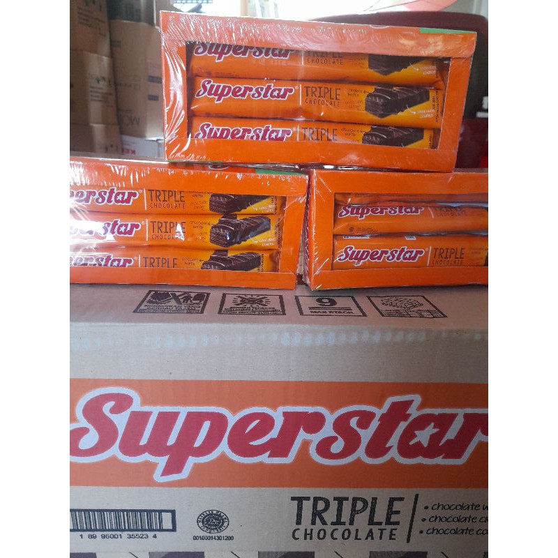 Wafer Superstar box isi 12 x 18 gr