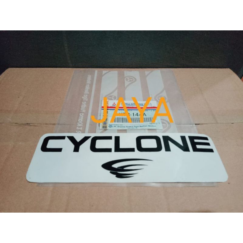 Stiker CYLONE L300 original Mitsubishi warna hitam untuk mobil putih